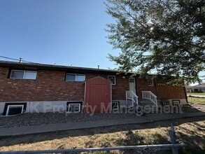 Building Photo - 2006 6th St NE