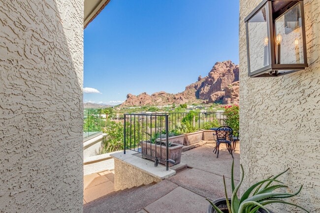 Building Photo - 5655 Camelback Canyon Dr