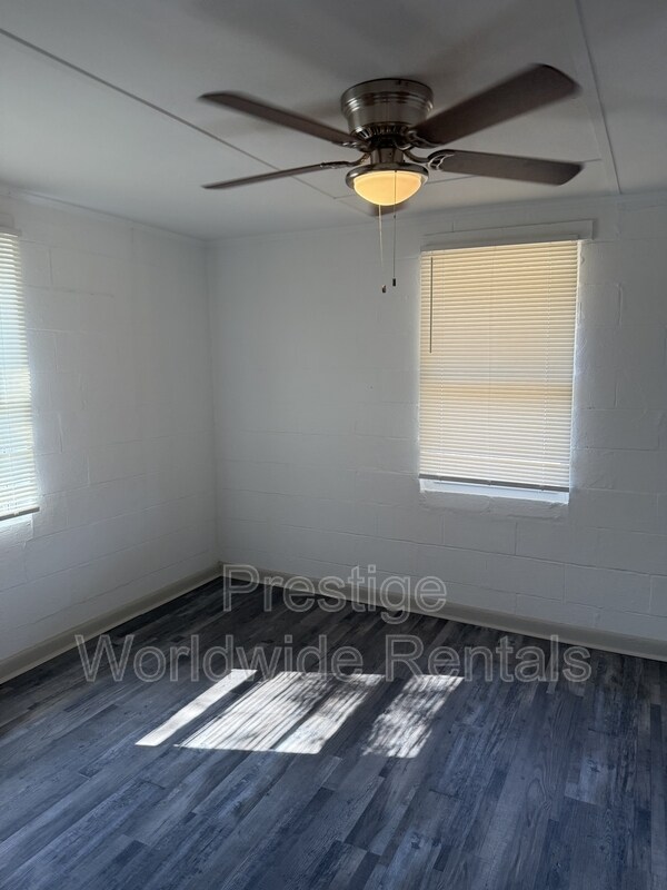 Foto del edificio - 110 Moore St