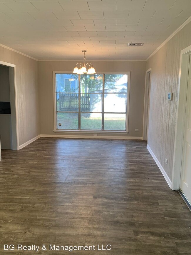 Building Photo - 3 br, 2 bath House - 811 Park Ave