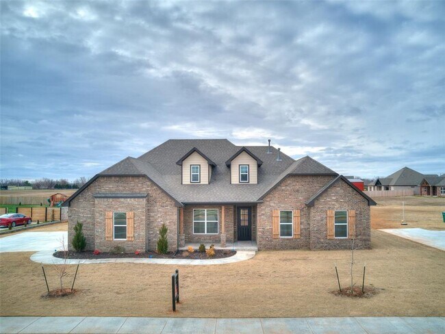 Building Photo - Very Nice 5 Bedroom 3.5 Bathrooms with Bonus Room Mustang Schools