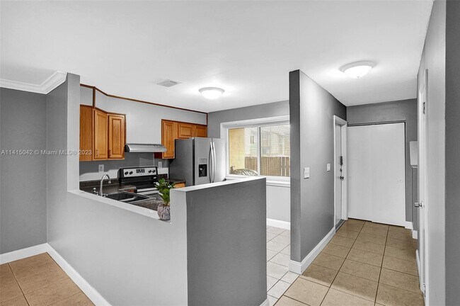 Foto del edificio - 1331 Hampton Blvd