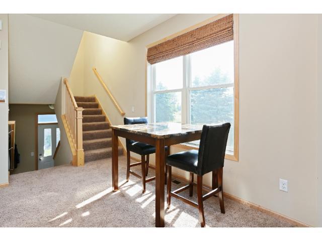 Building Photo - Beautiful, Well-maintained 3 Bed/2.5 Bath ...