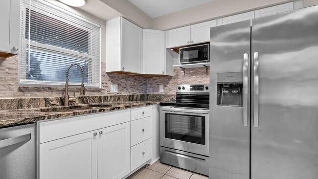 Foto del edificio - 2545 Hillsdale Ave