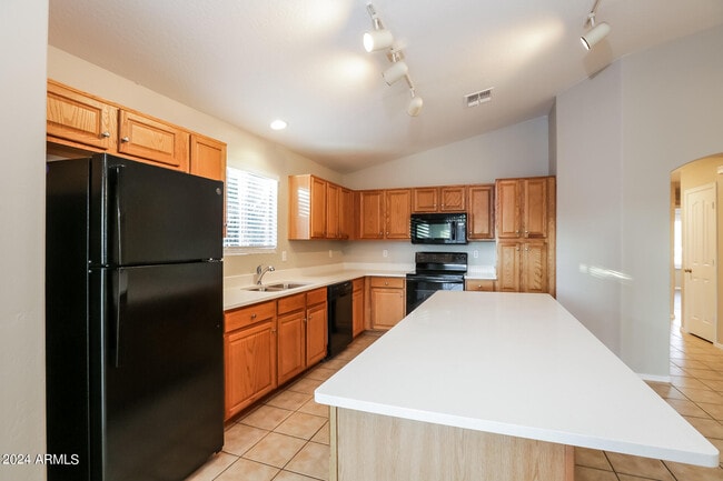 Building Photo - 1429 S 107th Dr