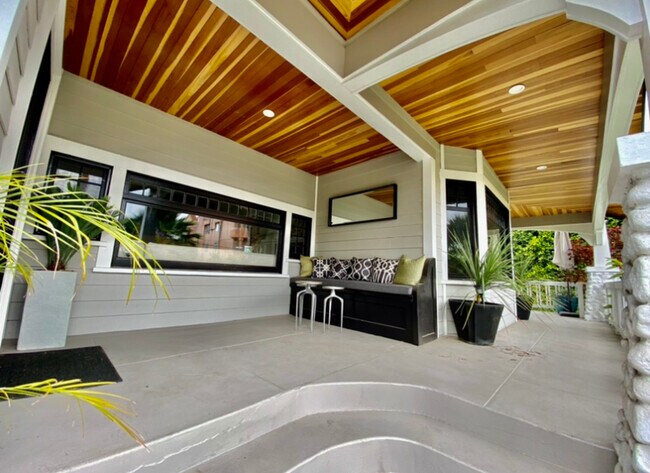 Foto del edificio - 7403 Hawthorn Ave