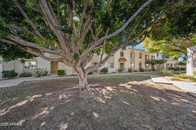 Foto del edificio - 5972 N 83rd St