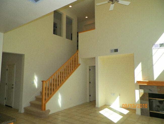 Building Photo - 89 Hollyleaf Way