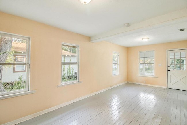 Foto del edificio - 3621 Potter St.