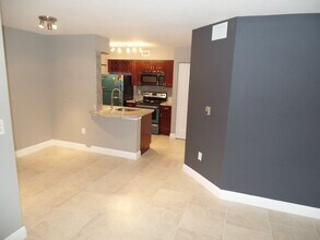 Building Photo - 2820 N Oakland Forest Dr