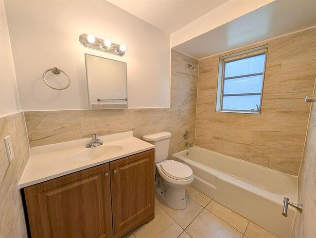 Foto del edificio - 3800 Riverside Dr