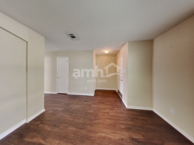 Foto del edificio - 201 Mammoth Springs Ln