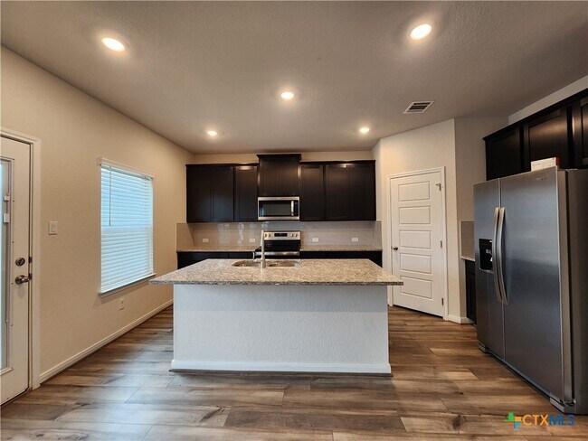 Foto del edificio - 1225 Ella Xing