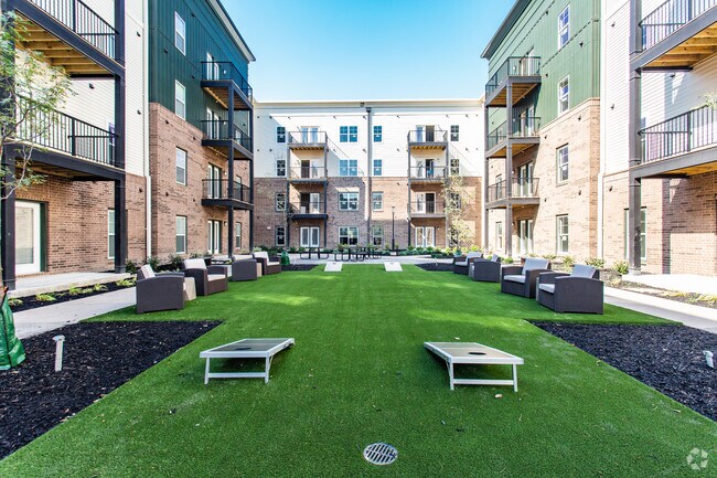 Patio - Gateway Lofts