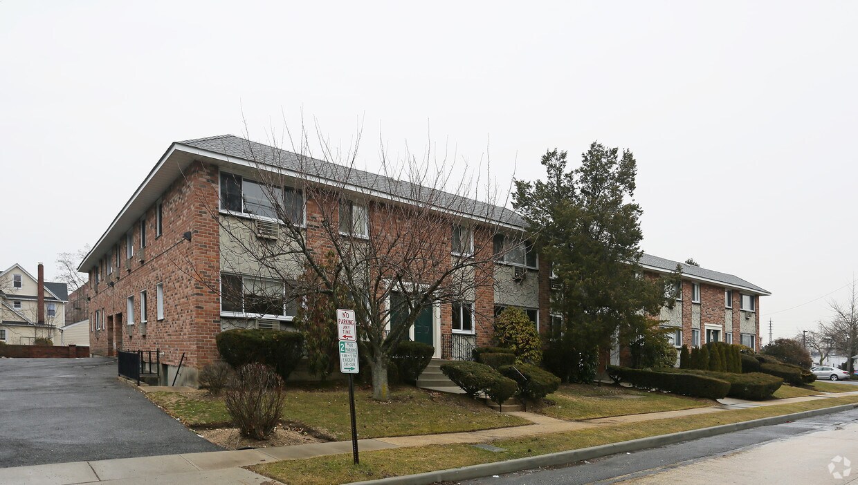 Primary Photo - 2-8 S Marion Pl
