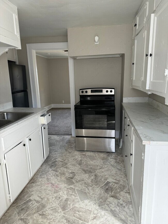 Foto del edificio - 3 BR, 1 BA off Fontenelle Blvd