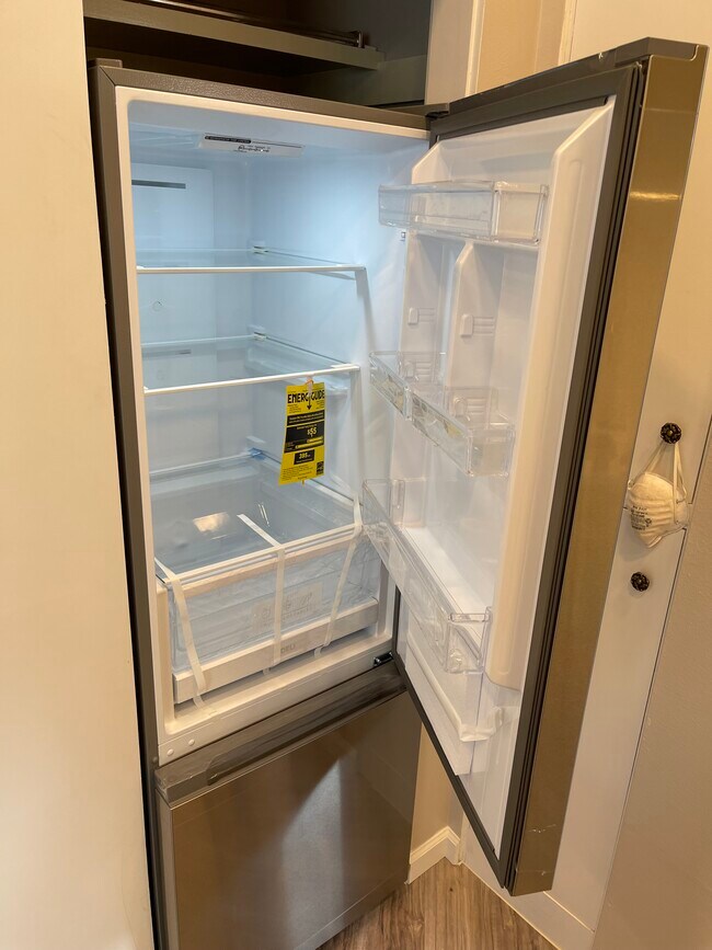 UNIT A - Studio - 713 46th St