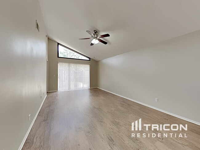 Foto del edificio - 1253 Ashworth Dr