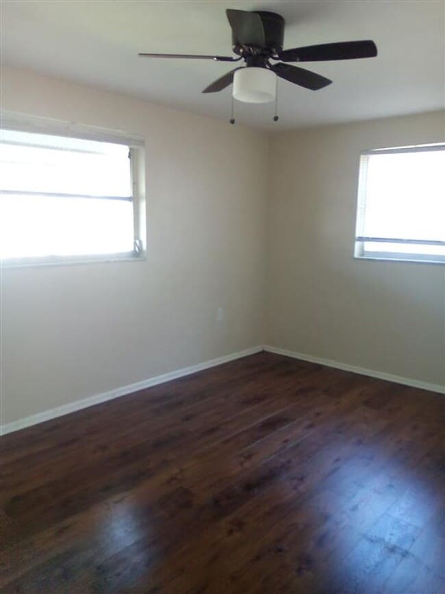Building Photo - Charming Home with Exquisite Features Near...