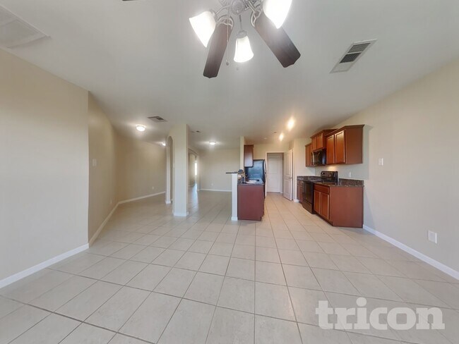 Foto del edificio - 628 Totem Trail Dr