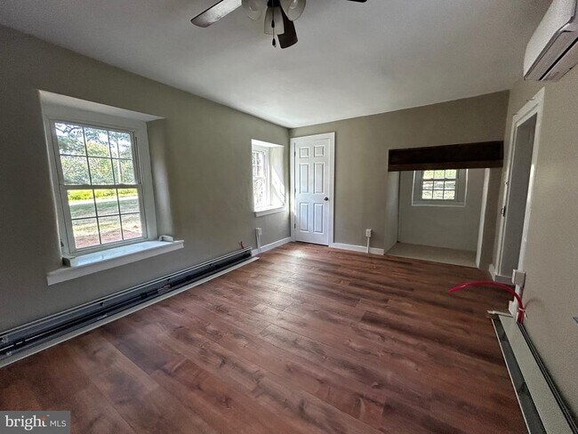 Foto del edificio - 1239 Salford St