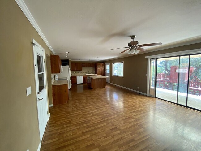Foto del edificio - Charming 3 bedroom close to town
