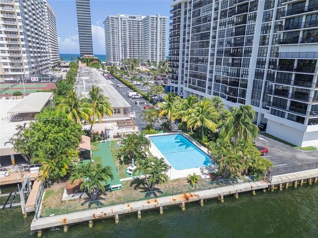 Building Photo - 2001 S Ocean Dr