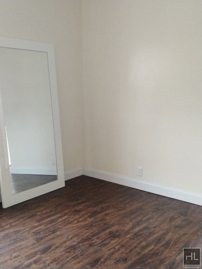 Building Photo - Sherwood Avenue Yonkers