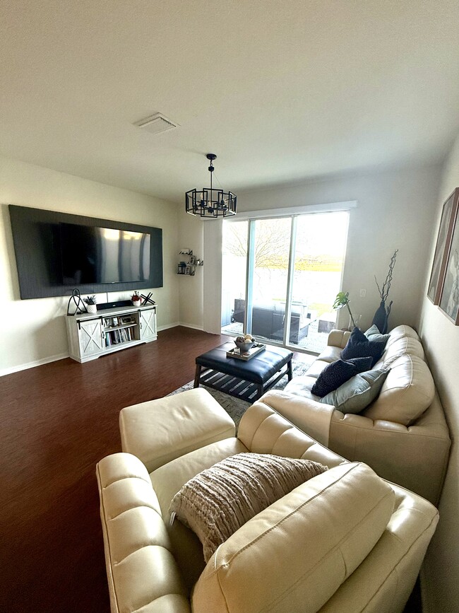 Foto del edificio - 9208 Hillcroft Dr