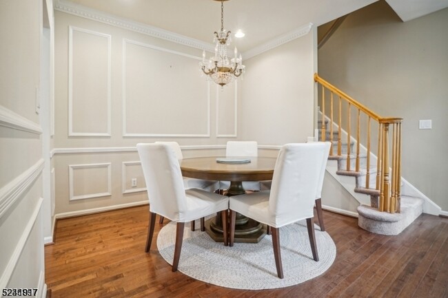 Foto del edificio - 33 Clearbrook Ln
