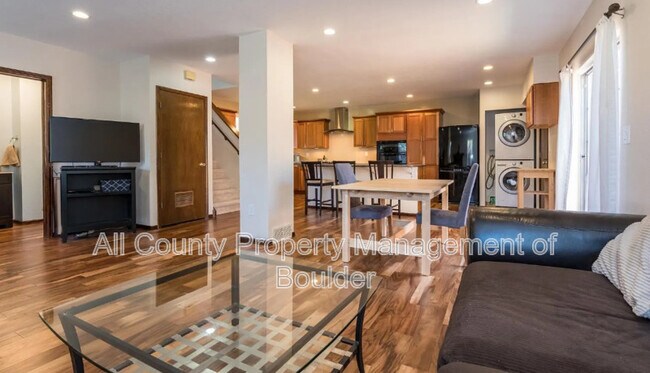 Foto del edificio - 3845 Paseo del Prado