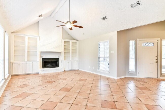 Foto del edificio - 9811 Churchill Way Dr