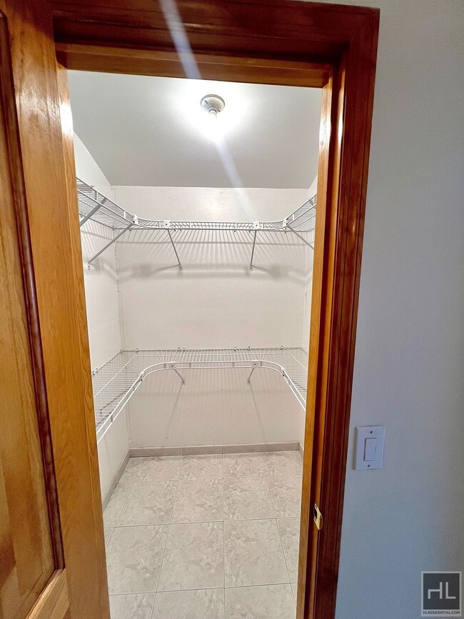 Building Photo - KLONDIKE AVENUE