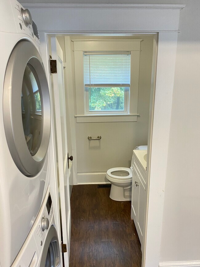 Bathroom - 196 N State St