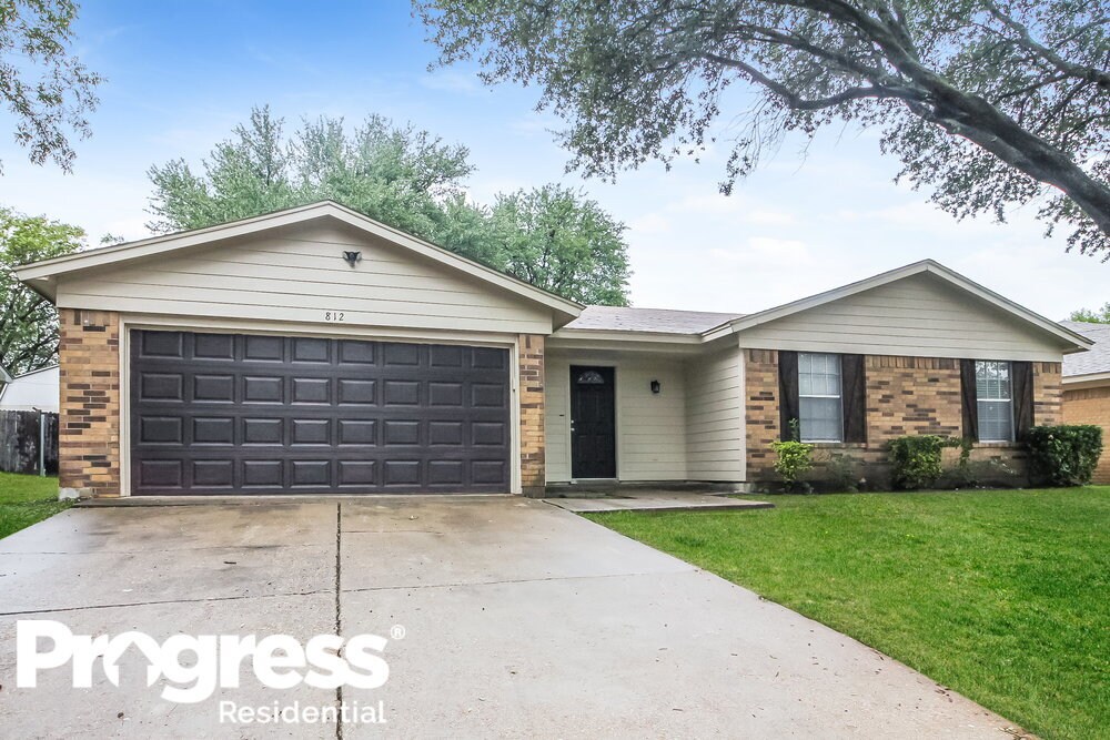 812 Lynne Ln, Burleson, TX 76028 House for Rent in Burleson, TX