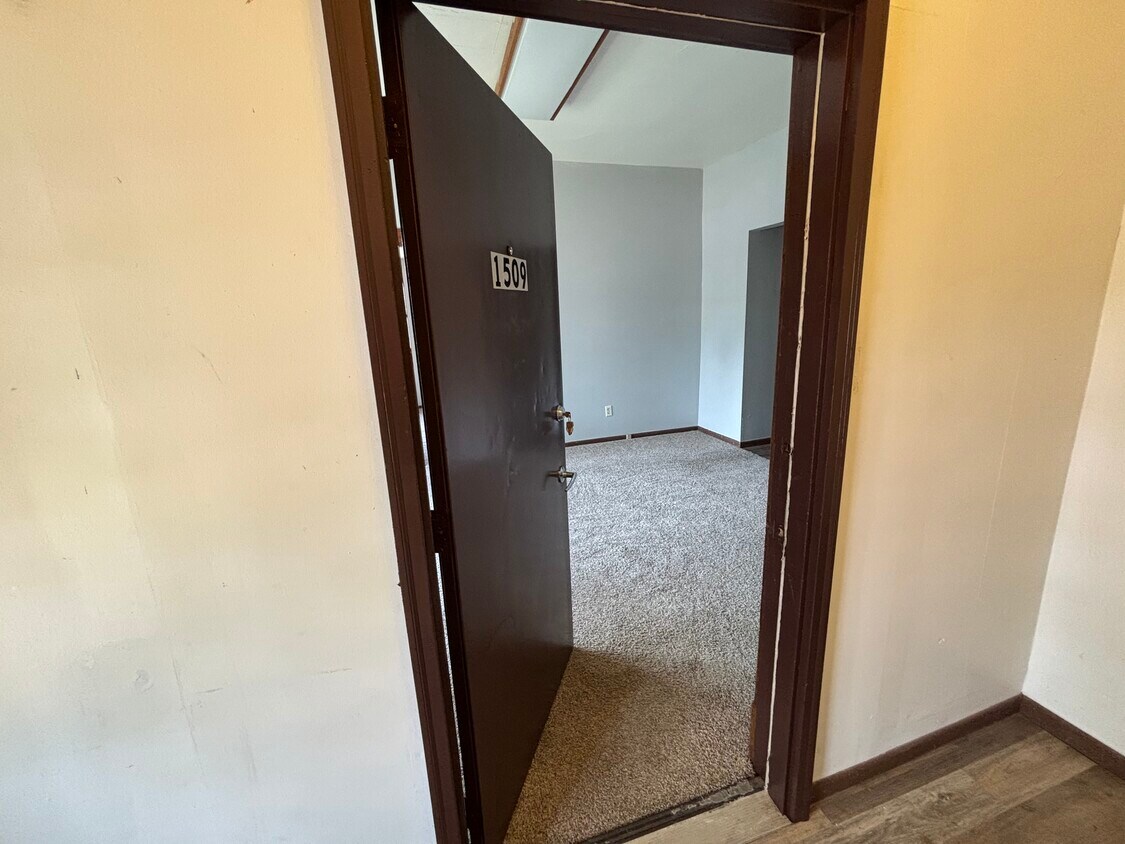 Entrada principal - 1509 Mississippi St