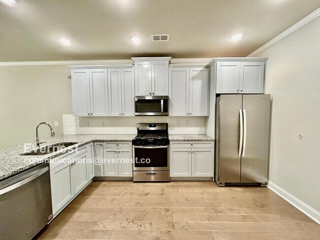 Foto del edificio - 5945 Arbor Knoll Pl