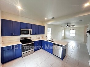 Building Photo - 379 Annies Pl
