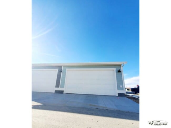 Building Photo - 1655 St George Blvd