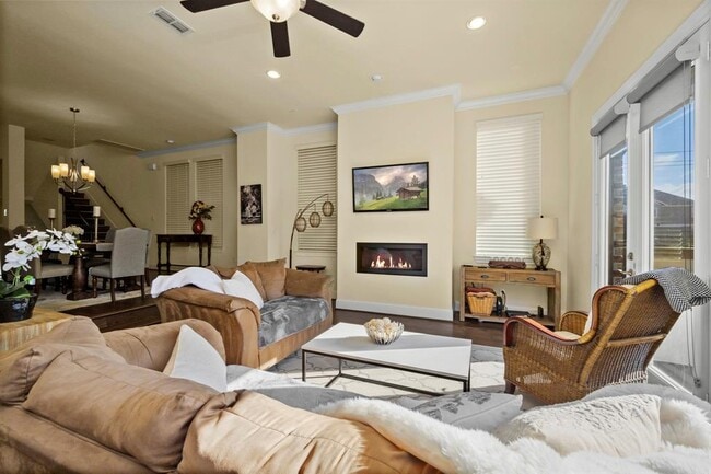 Building Photo - 8406 Oak Leaf Point Dr