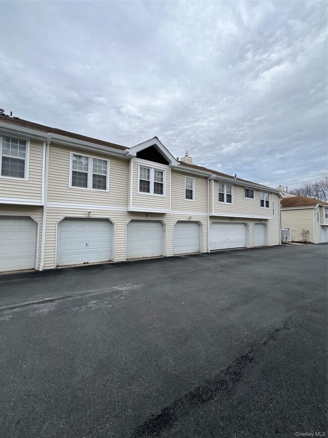 Building Photo - 1907 Whispering Hills Dr