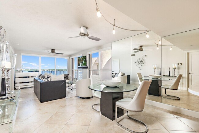 Building Photo - 3901 S Flagler Dr