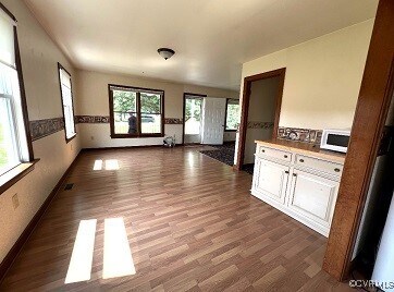 Foto del edificio - 15740 Redmore Ln