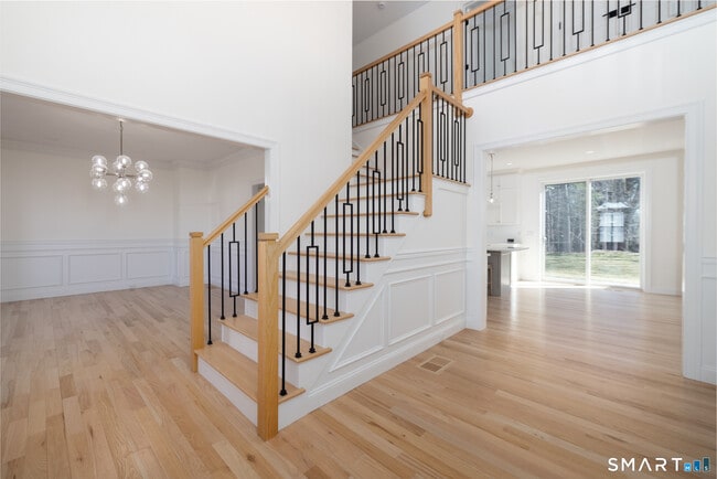 Building Photo - 112 Stallion Dr