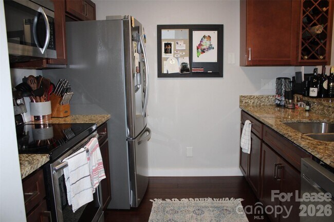 Foto del edificio - 18749 Vineyard Point Ln