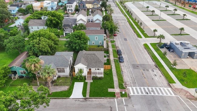 Building Photo - 4027 Ave N Ursuline St