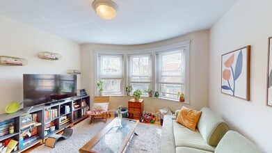 Building Photo - 672 Washington St