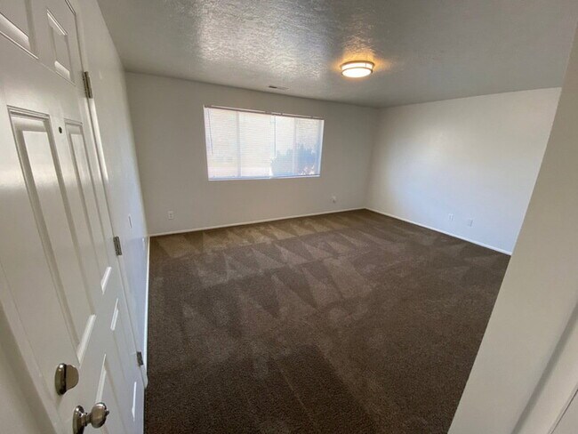 Sala de estar - 864 E 500 N