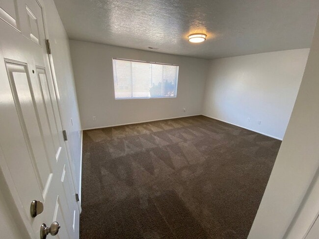 Living Room - 864 E 500 N