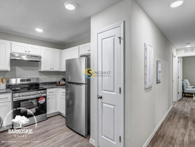 Foto del edificio - COMES WITH WASHER AND DRYER!